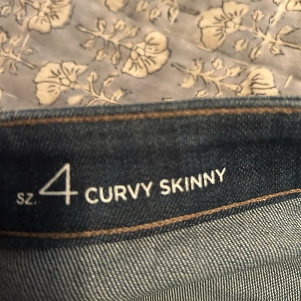 LOFT Curvy Skinny Jeans